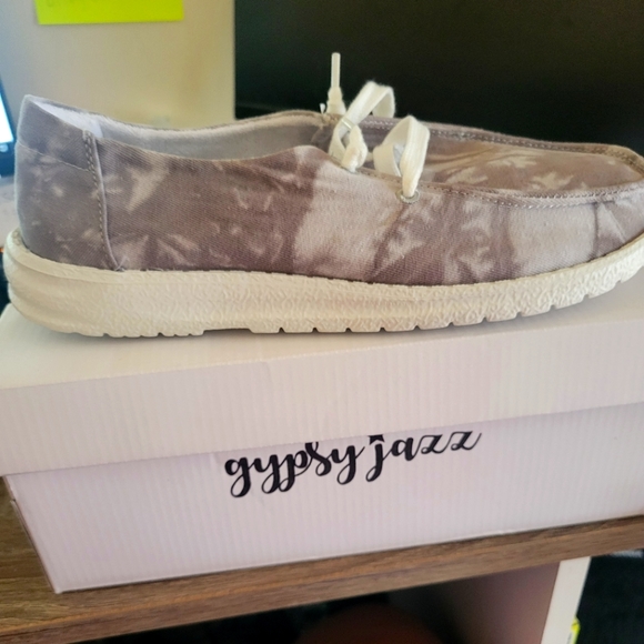 Gypsy Jazz Shoes Gypsy Jazz Size 8 New In Box Grey And White Tye